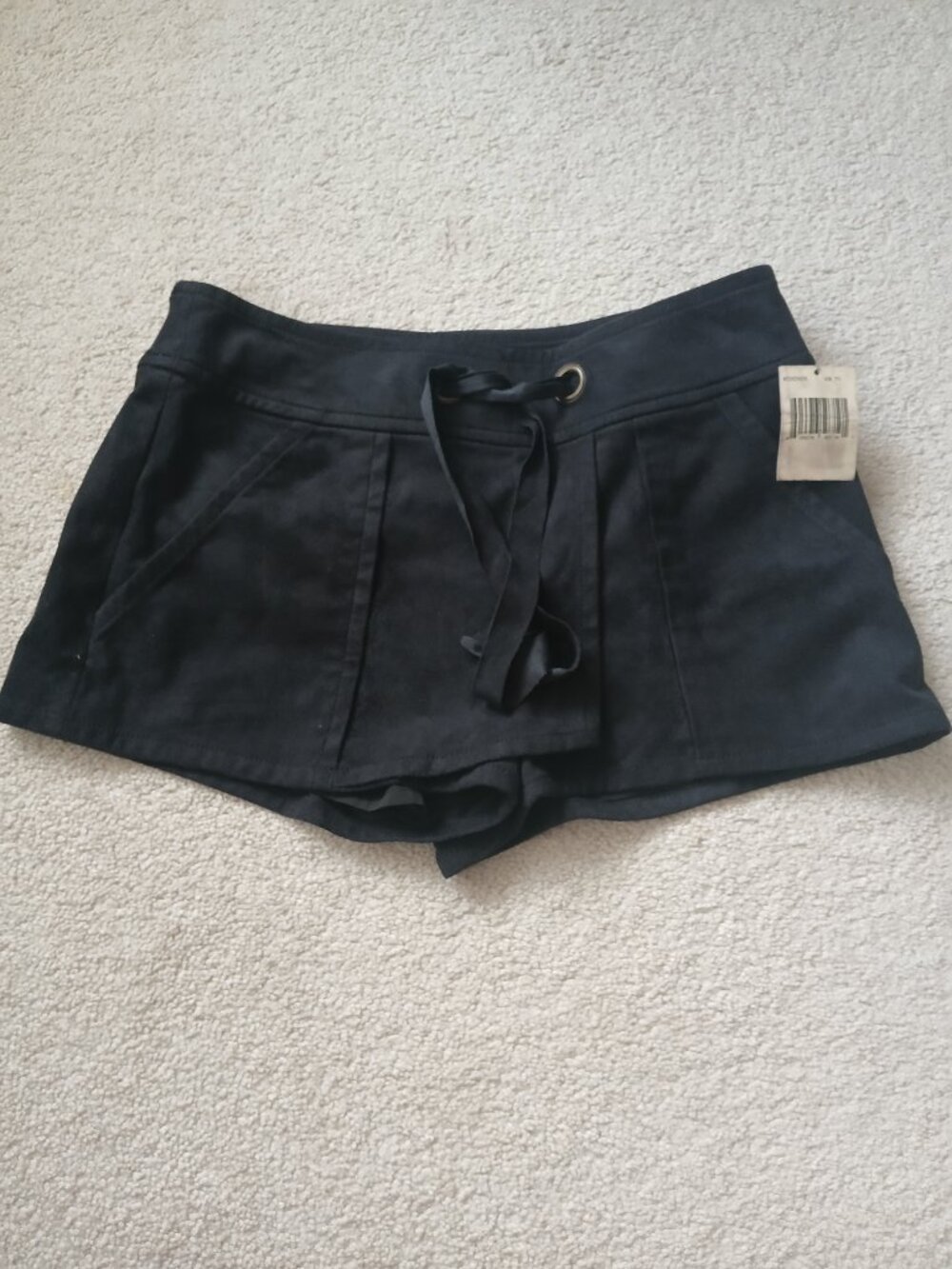 Guess by Los Angeles Size 4 Dress Shorts